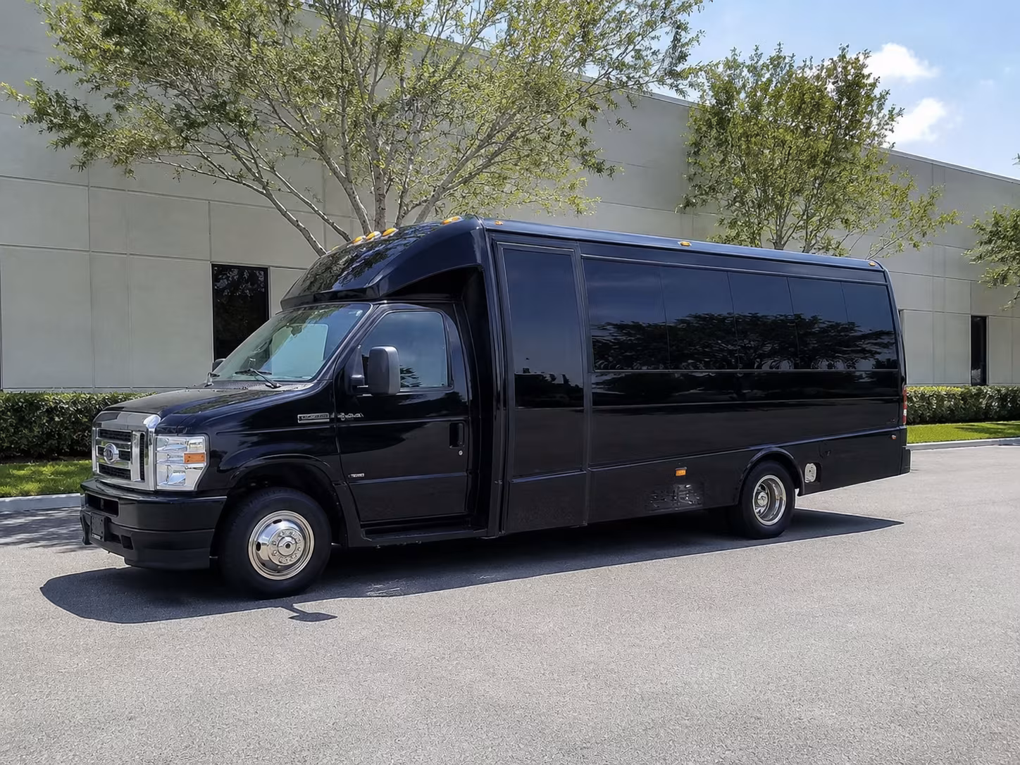 bus rentals for bands performers and touring groups in fort lauderdale