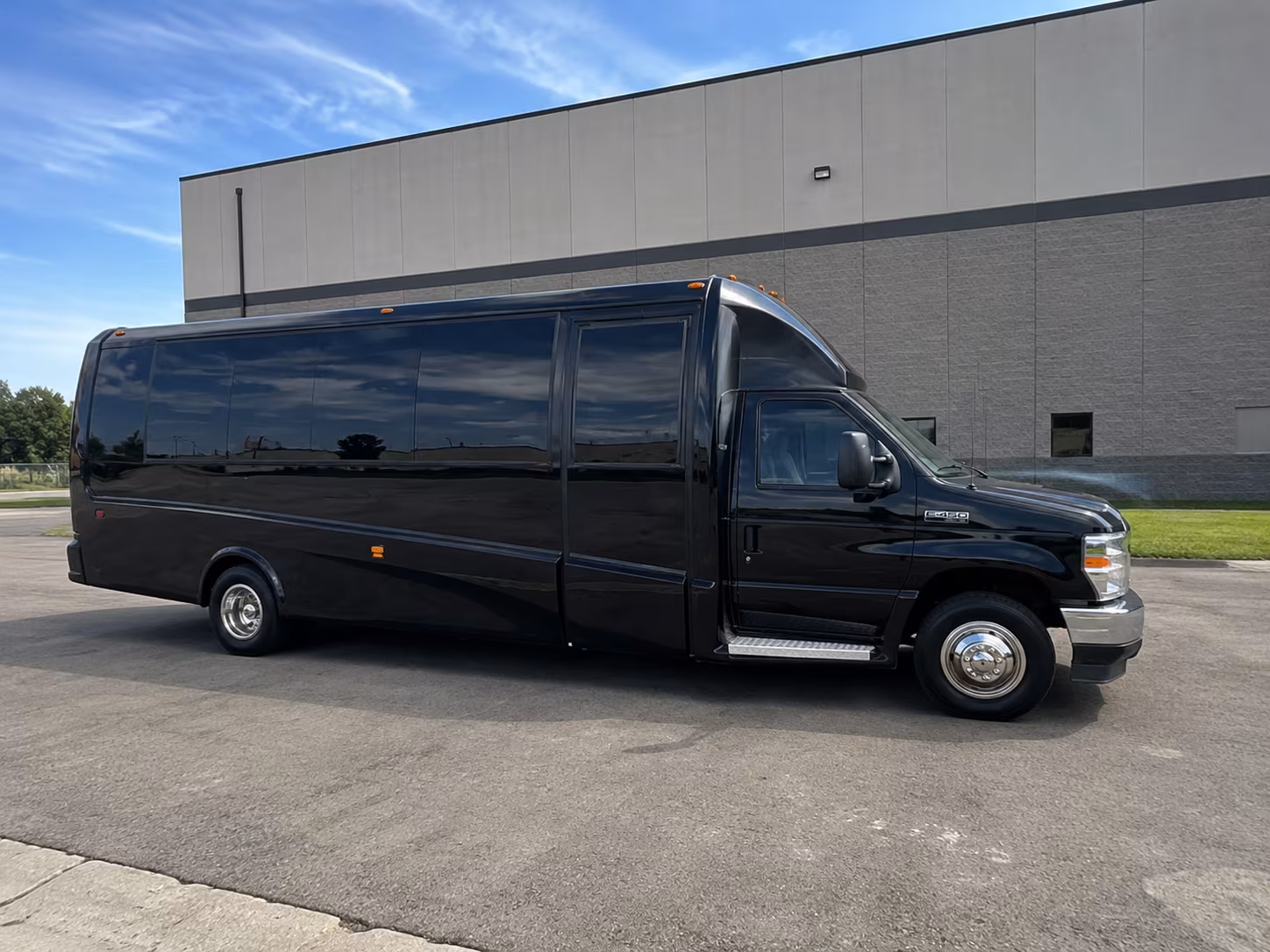 concert bus rentals for groups heading to miami venues
