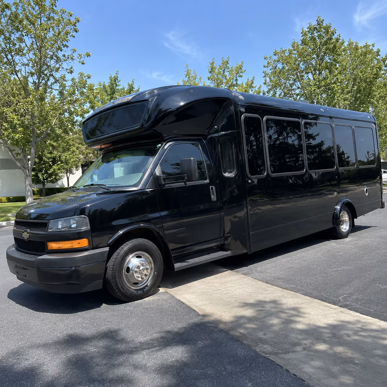 fort lauderdale 15 passenger party bus